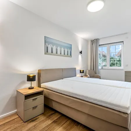 Strandkorb Rosenhagen Bei Travemuende * Dassow