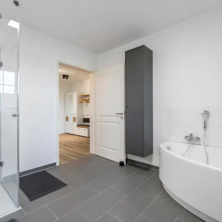 Strandkorb Rosenhagen Bei Travemuende Apartment